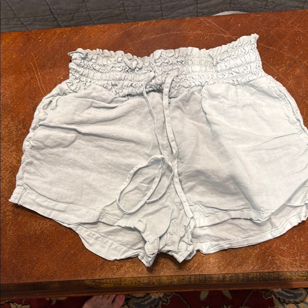 Cloth & Stone High Waist Light ruffed blue linen Shorts size M